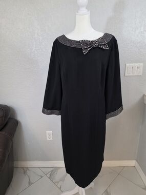 Gina Bacconi Black Beaded Bow Long Sleeve Sheath Dress